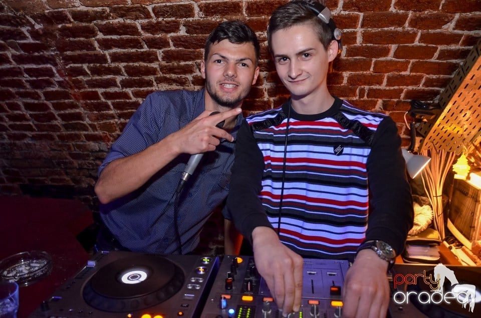 Petrecerile din Escape continuă cu Caveman, 