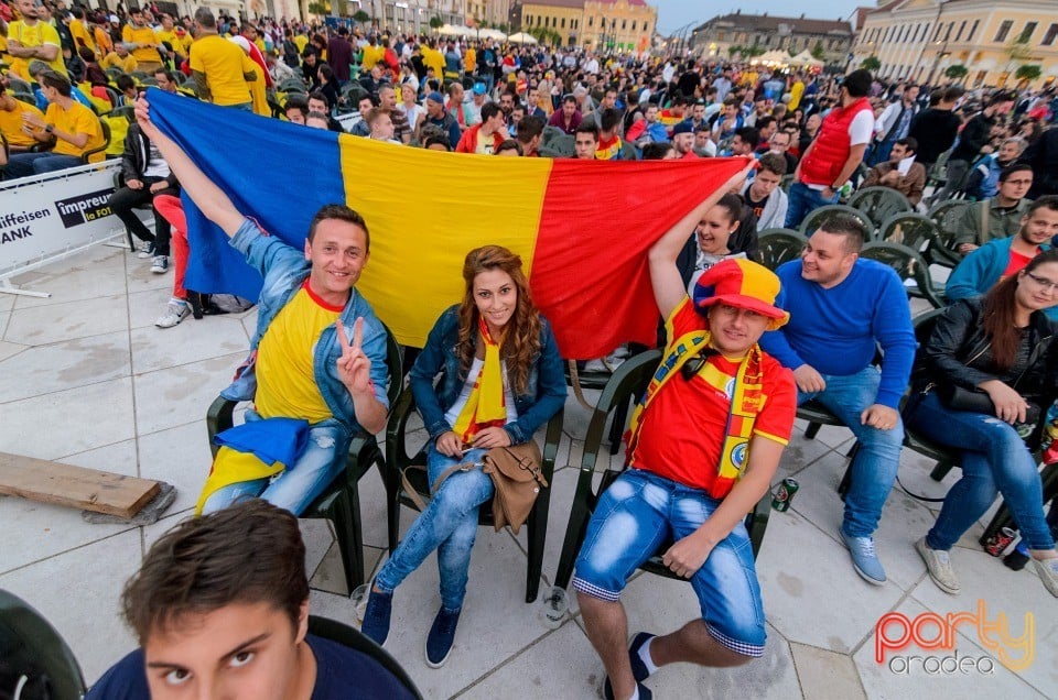 Piaţa Unirii în timpul meciului cu Franţa, Oradea