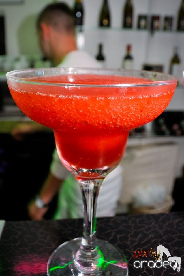 Pijama Party în Blondy's Art Café, 