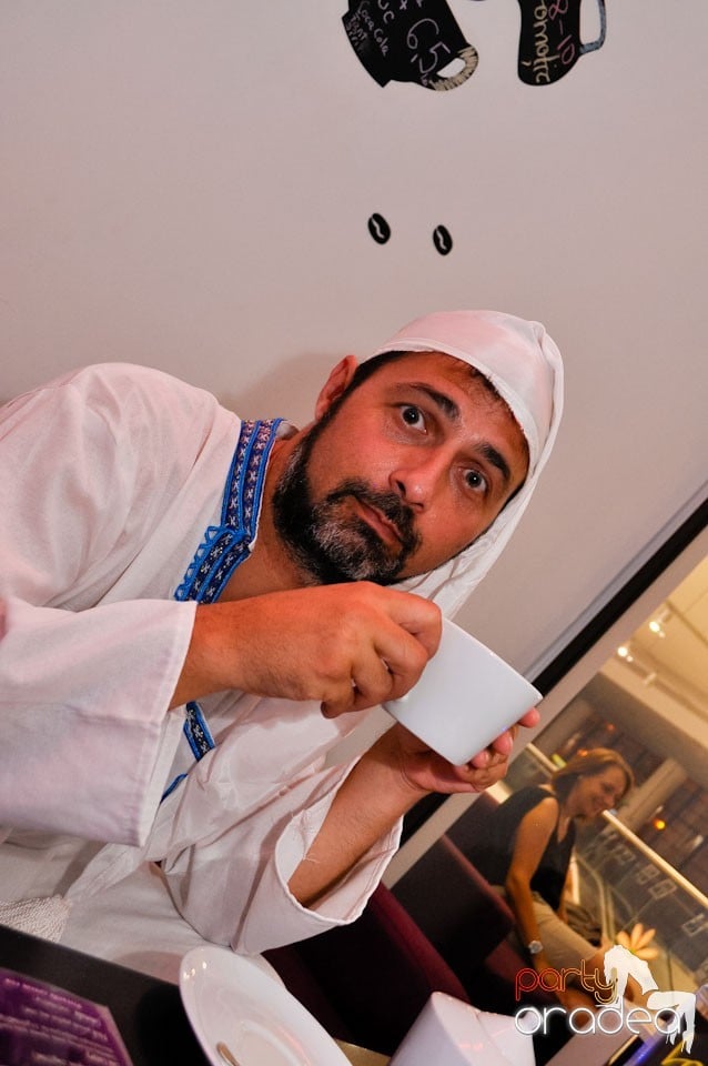 Pijama Party în Blondy's Art Café, 