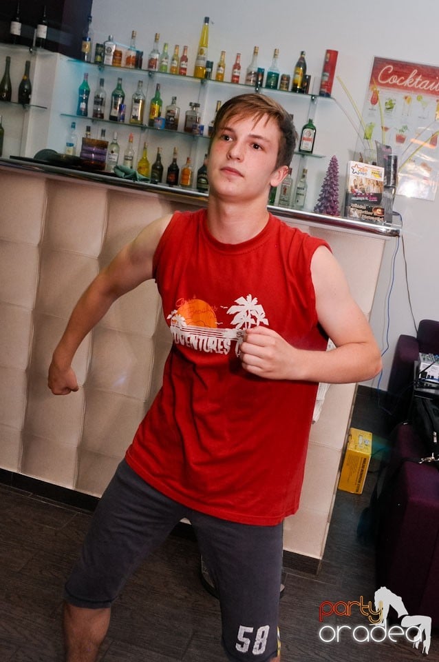 Pijama Party în Blondy's Art Café, 