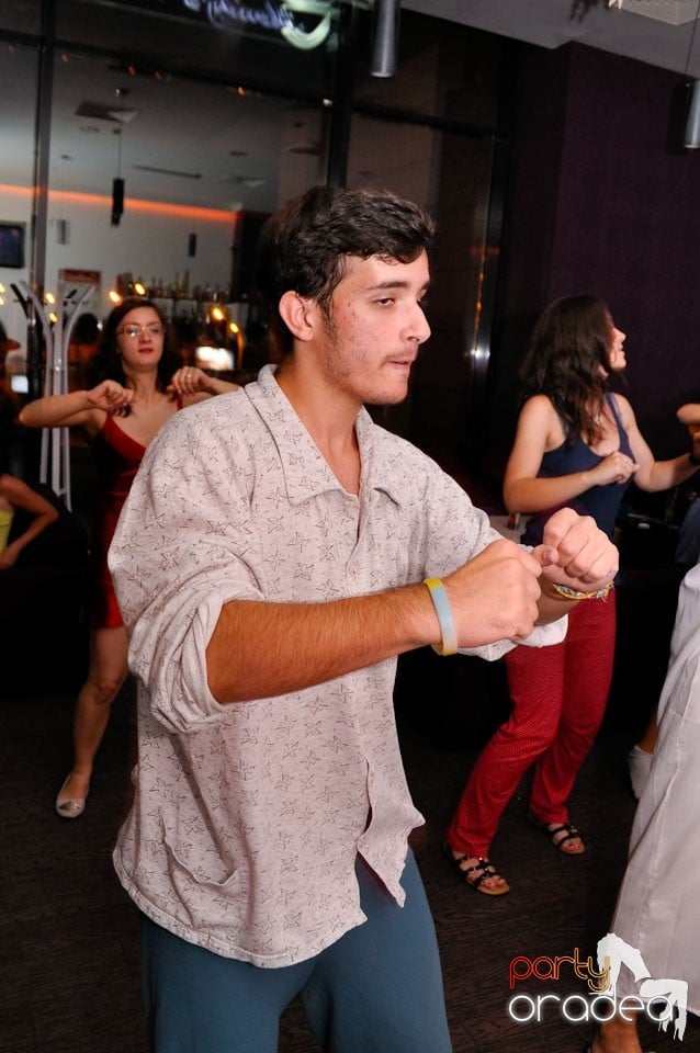 Pijama Party în Blondy's Art Café, 