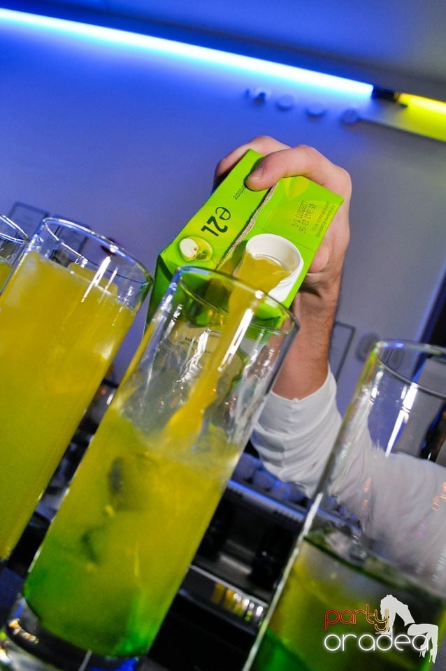 Pijama Party în Blondy's Art Café, 