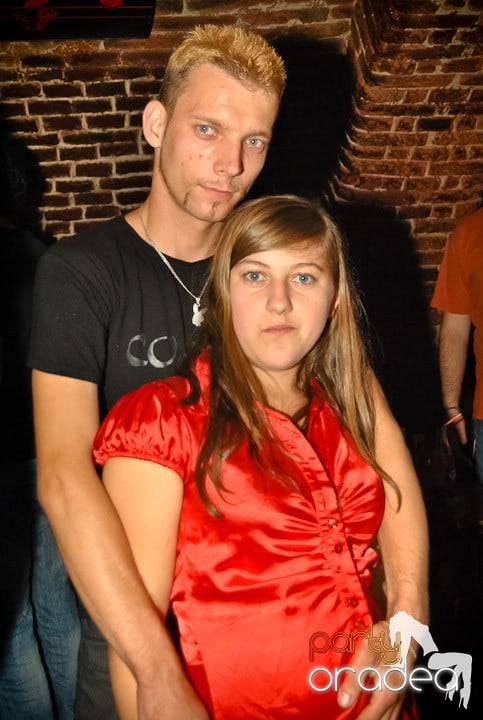 Ploaie de culoare la Club Escape, 