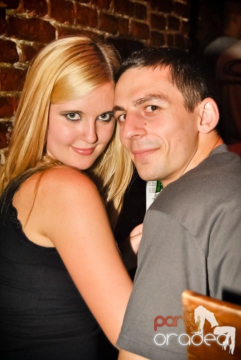 Ploaie de culoare la Club Escape, 