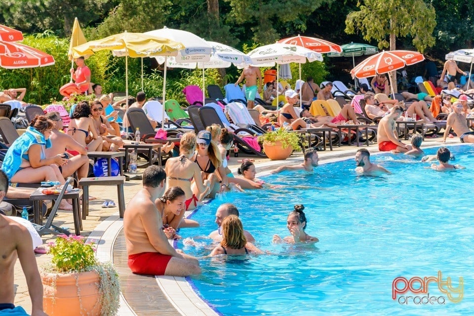 Pool Party, Hotel Internaţional
