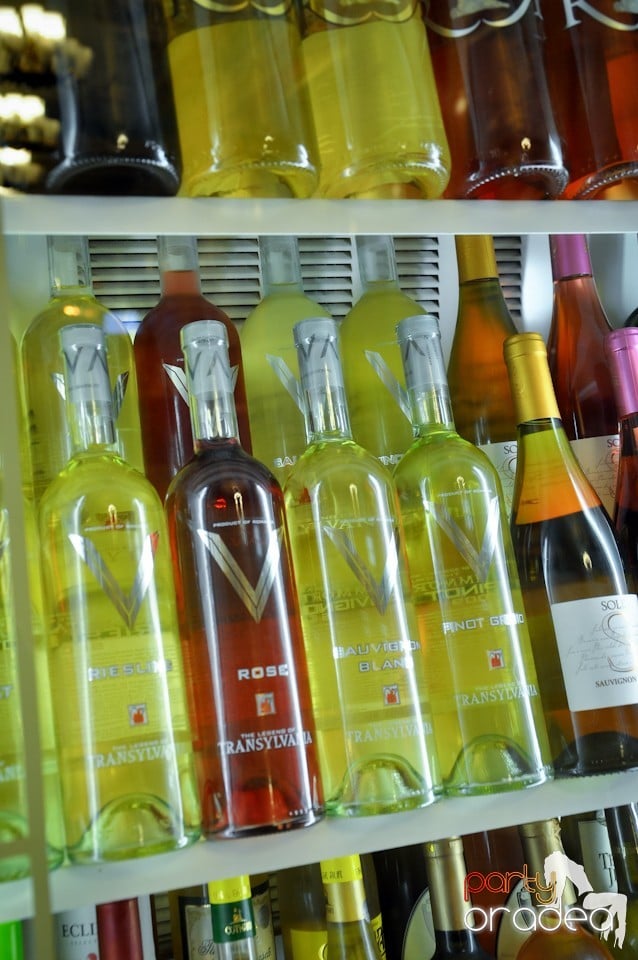 Prezentare de modă în Butoiul de Aur, Butoiul de Aur