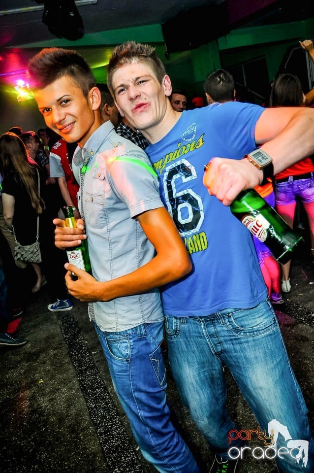 Prom Party, Royal Party House