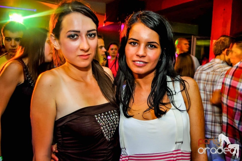 Prom Party, Royal Party House
