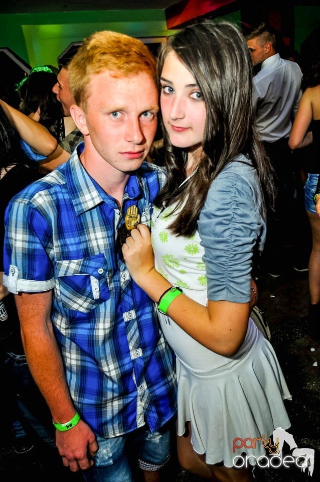 Prom Party, Royal Party House