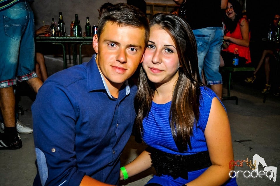 Prom Party, Royal Party House