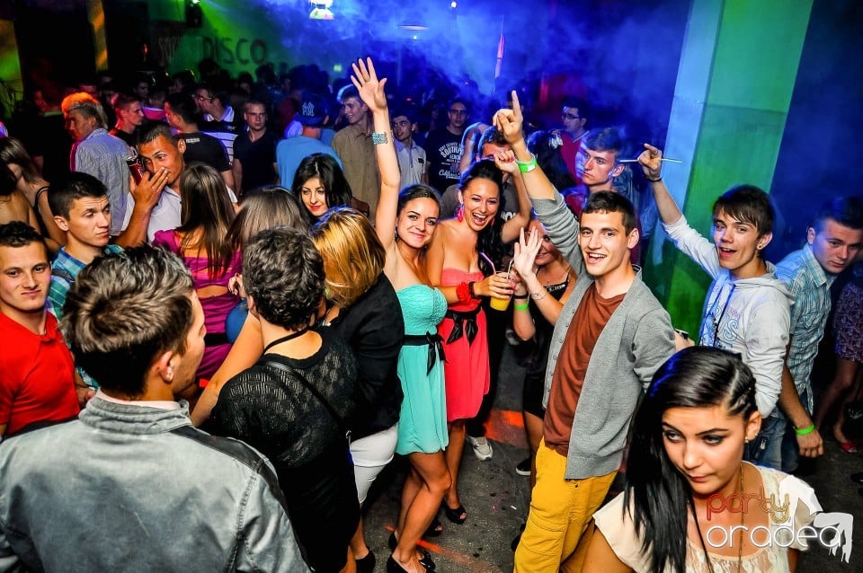 Prom Party, Royal Party House