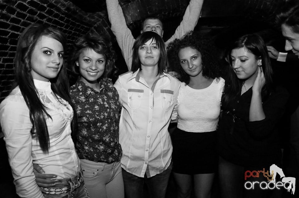 Promo Night în Club Escape, 