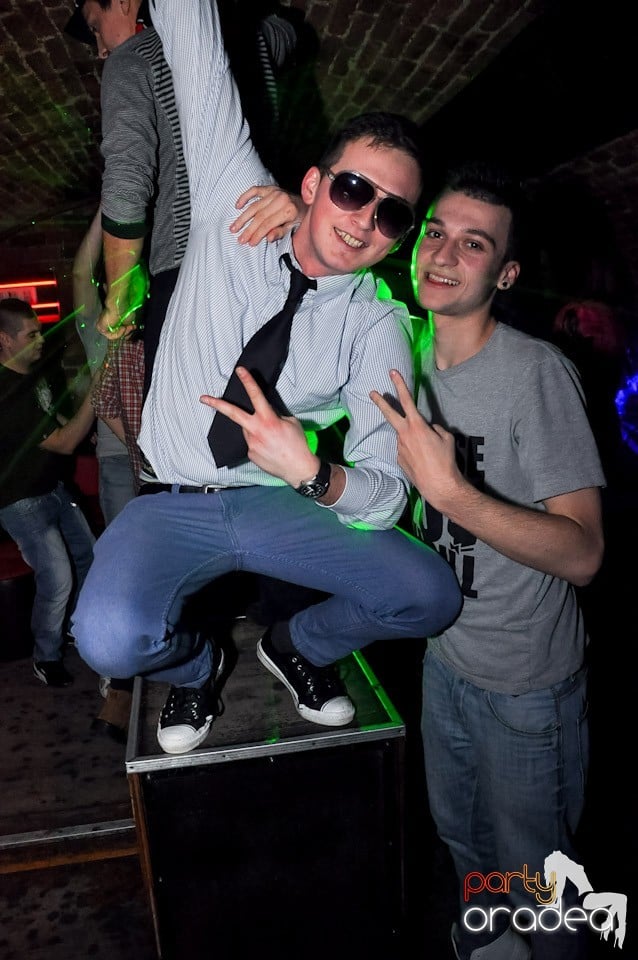 Promo Night în Club Escape, 