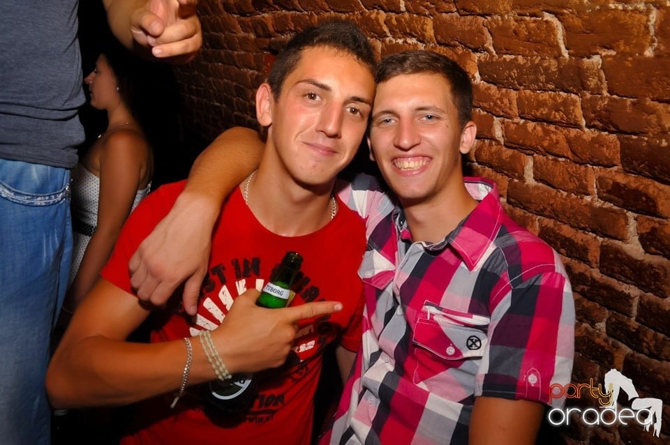 Promo Weekend continuă în Escape, 