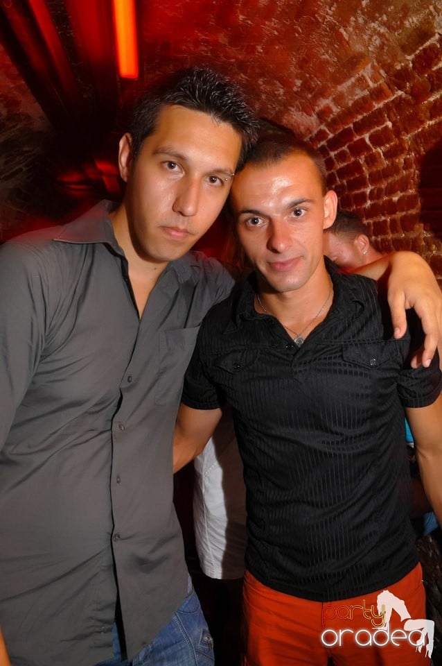 Promo Weekend continuă în Escape, 