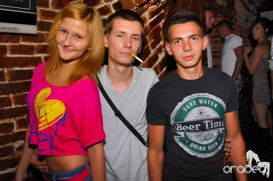 Promo Weekend continuă în Escape, 