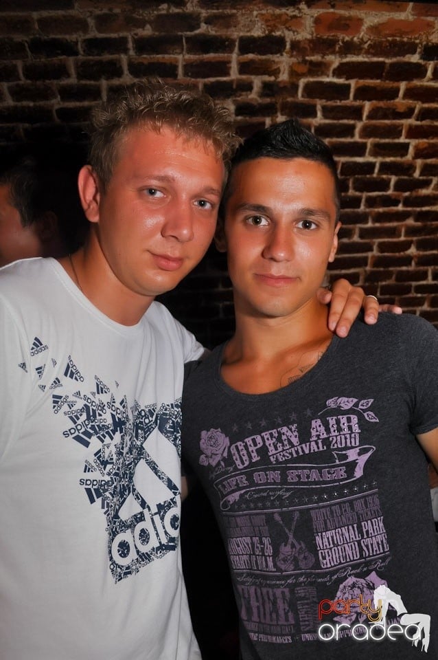 Promo Weekend continuă în Escape, 