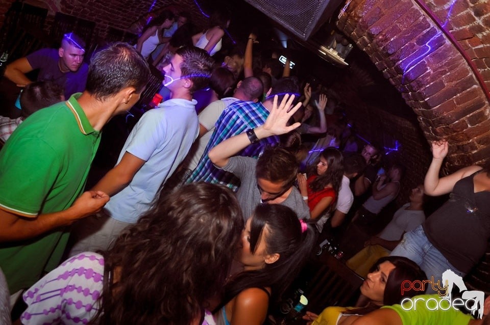 Promo Weekend continuă în Escape, 