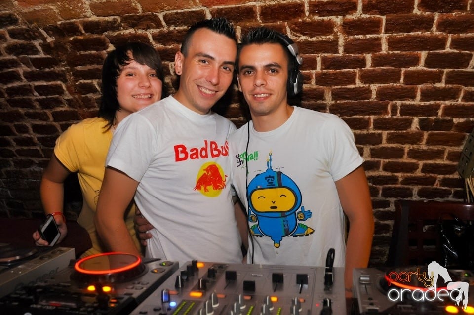 Promo Weekend continuă în Escape, 