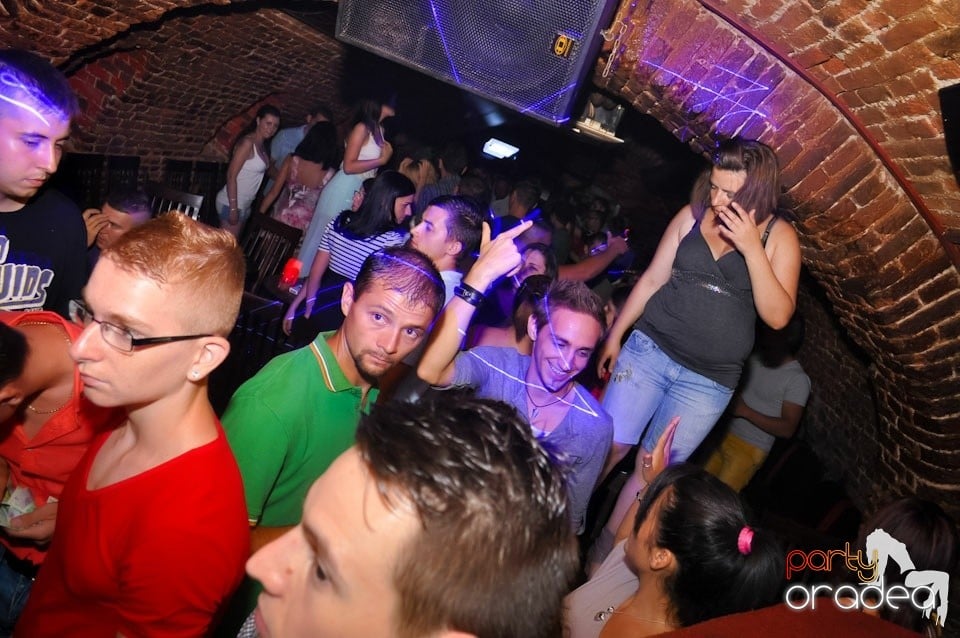 Promo Weekend continuă în Escape, 