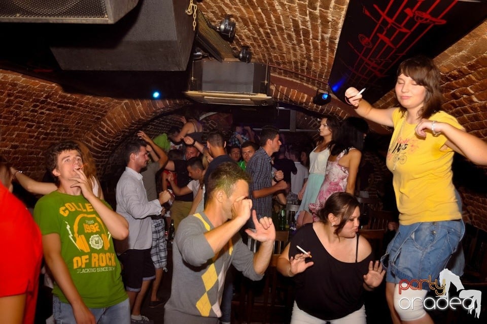 Promo Weekend continuă în Escape, 