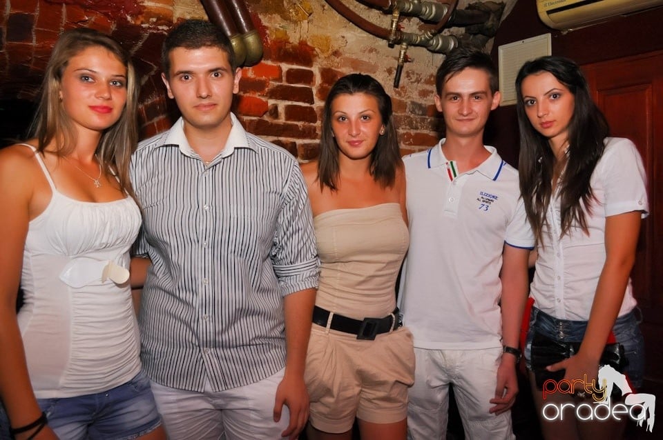 Promo Weekend continuă în Escape, 