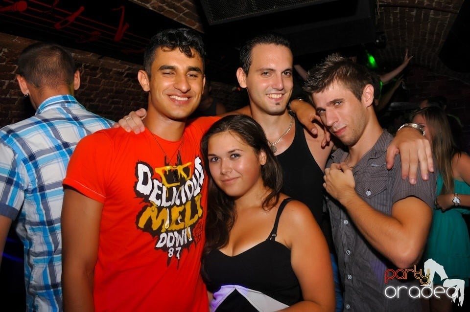 Promo Weekend continuă în Escape, 