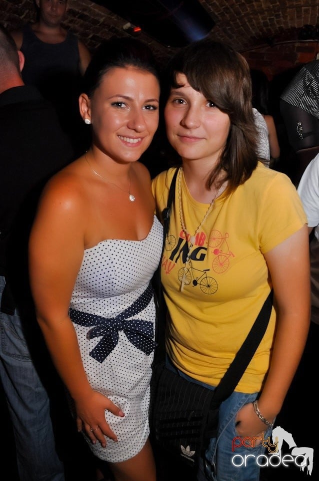 Promo Weekend continuă în Escape, 