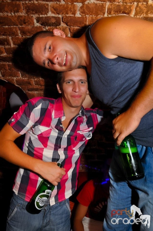 Promo Weekend continuă în Escape, 