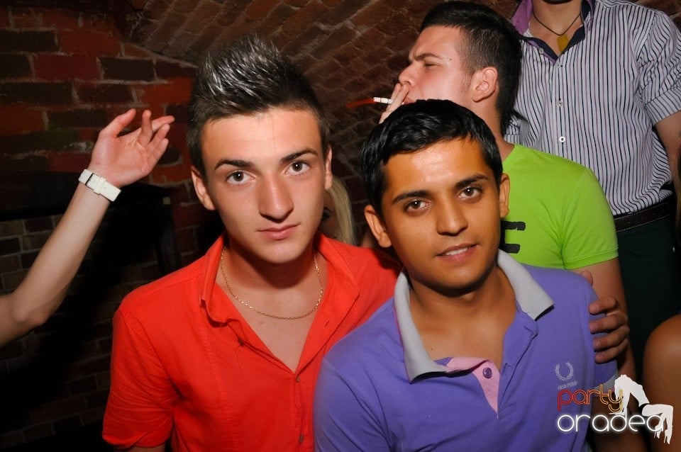 Promo Weekend continuă în Escape, 