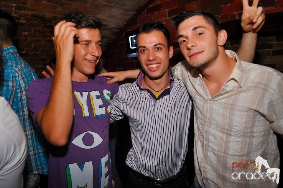 Promo Weekend continuă în Escape, 