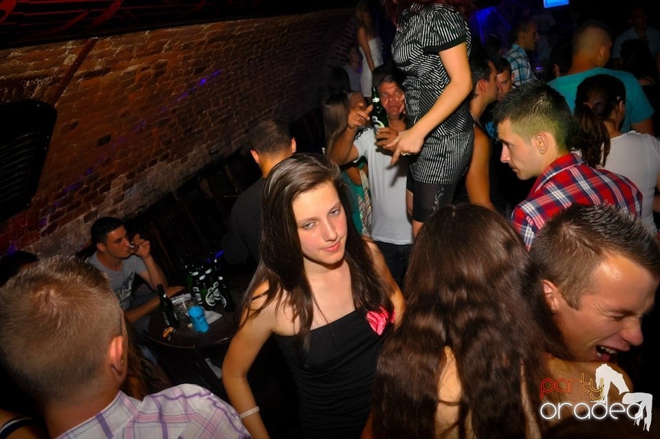 Promo Weekend continuă în Escape, 