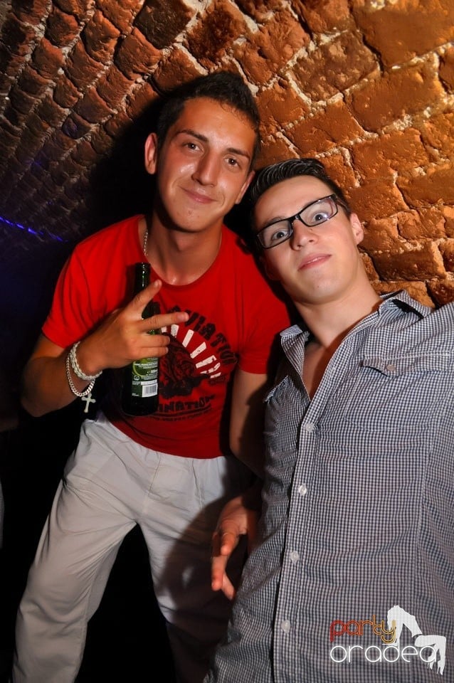 Promo Weekend continuă în Escape, 