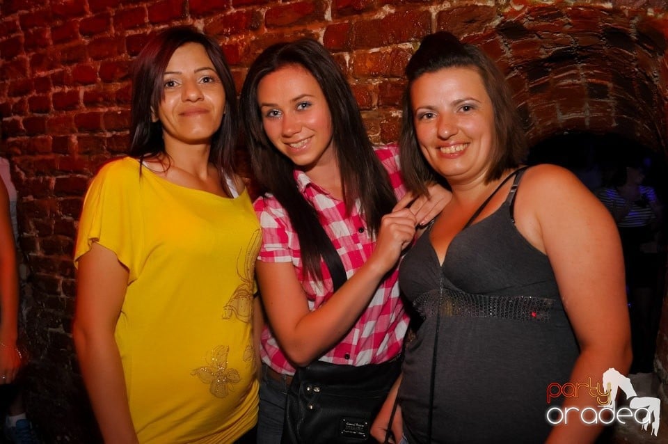 Promo Weekend continuă în Escape, 