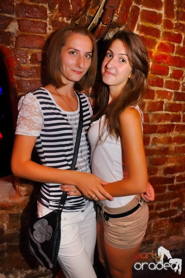 Promo Weekend continuă în Escape, 