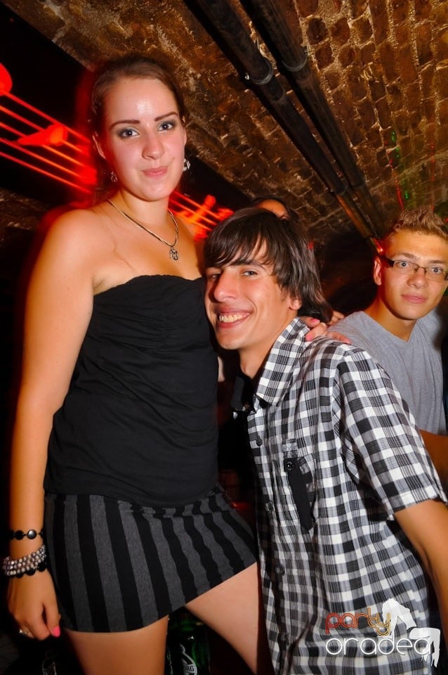 Promo Weekend continuă în Escape, 