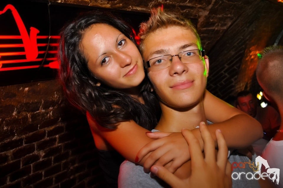 Promo Weekend continuă în Escape, 