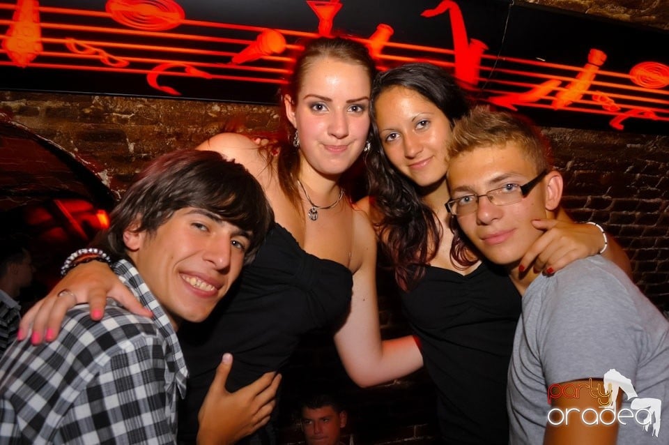 Promo Weekend continuă în Escape, 