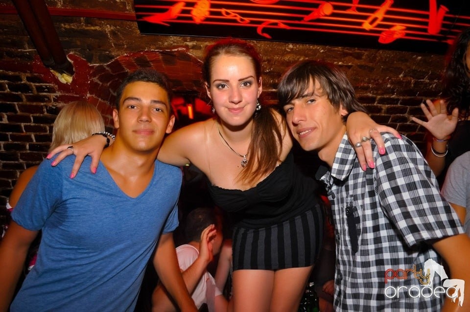 Promo Weekend continuă în Escape, 