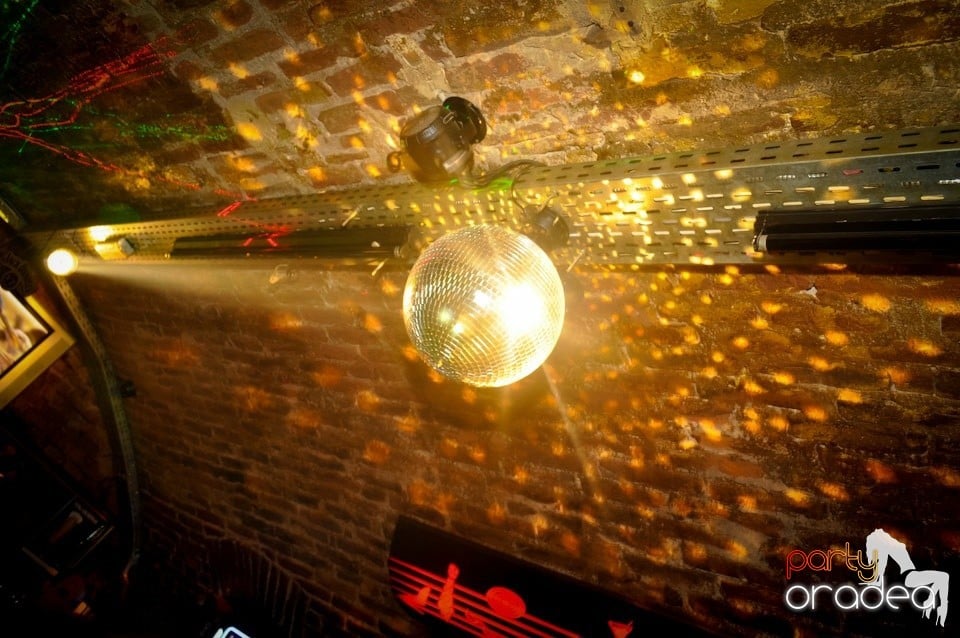 Promo Weekend continuă în Escape, 