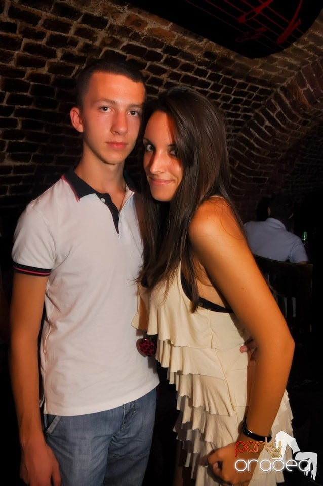 Promo Weekend continuă în Escape, 