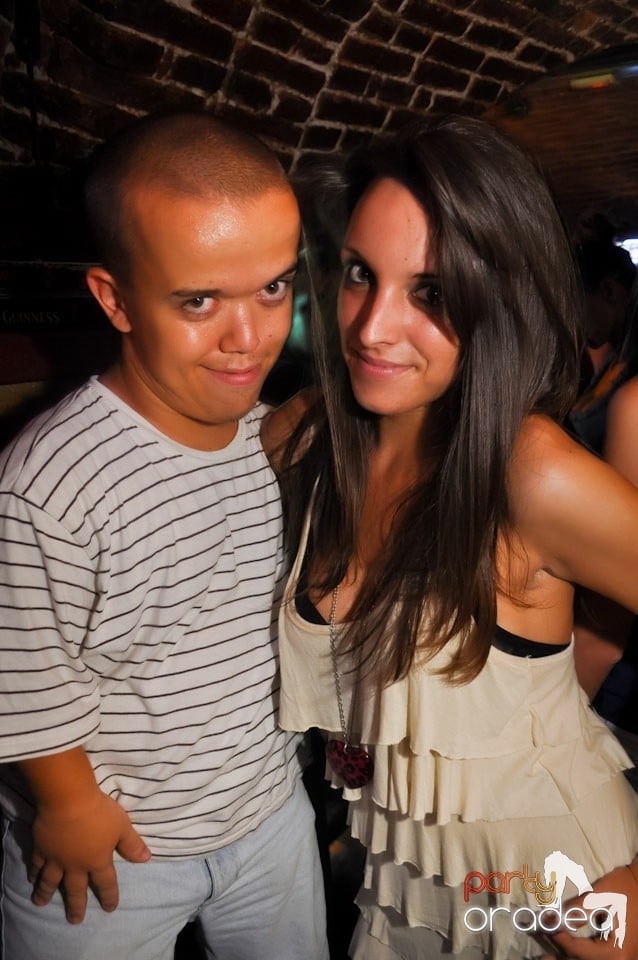 Promo Weekend continuă în Escape, 