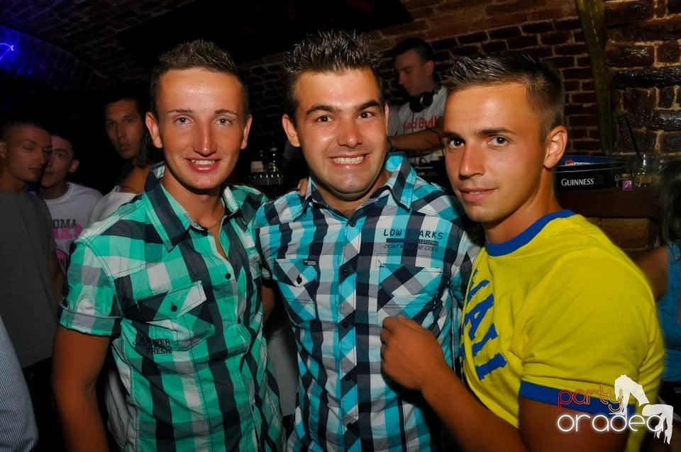 Promo Weekend continuă în Escape, 