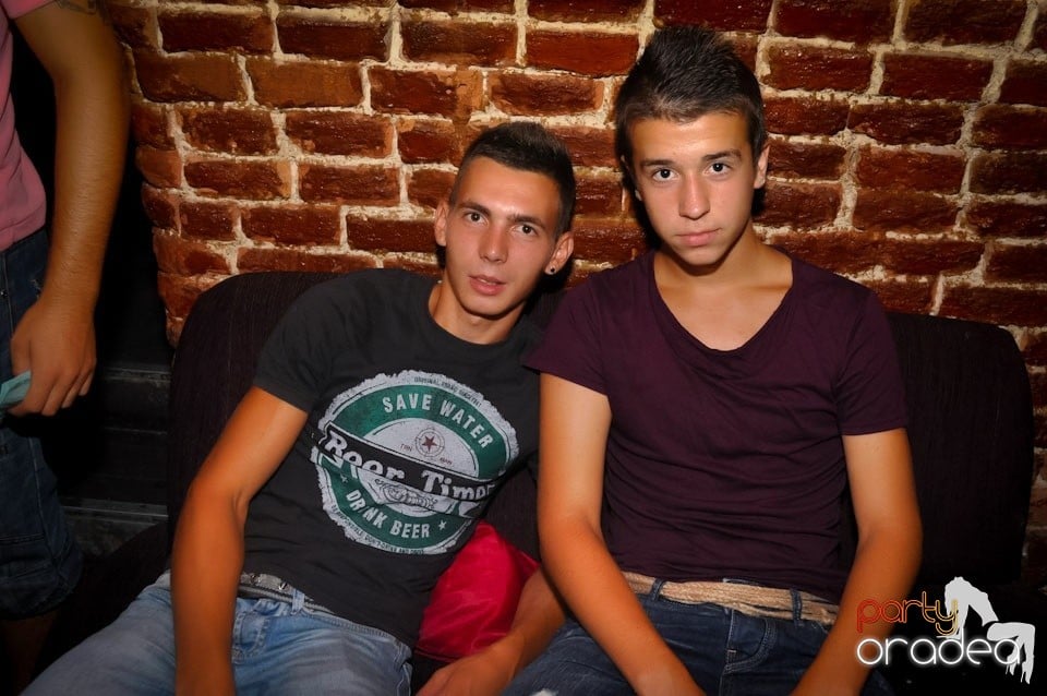 Promo Weekend continuă în Escape, 