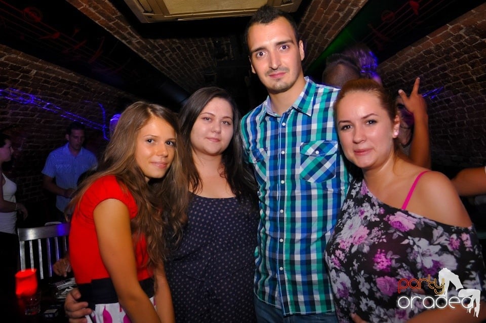 Promo Weekend continuă în Escape, 