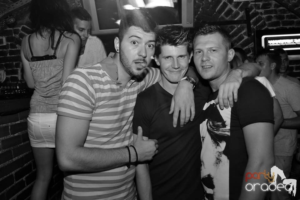 Promo Weekend în Club Escape, 