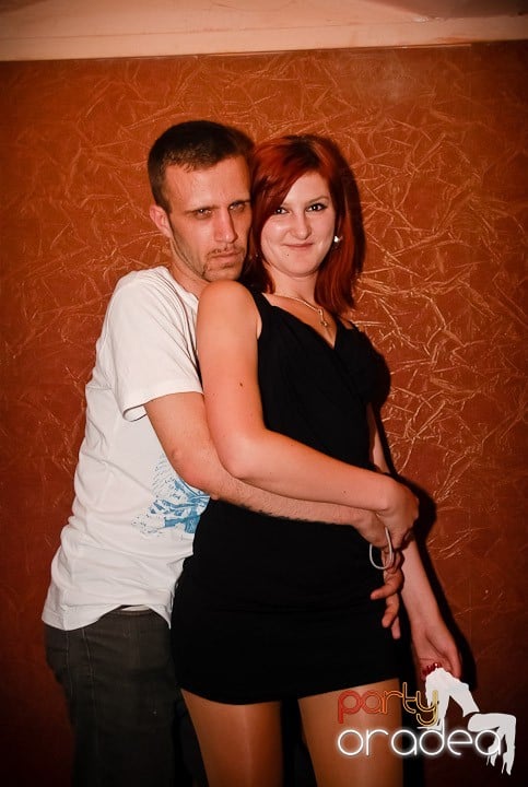 Pyjama Party în Club Seven, 