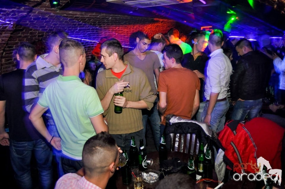 Raise your drinks and party with us, 