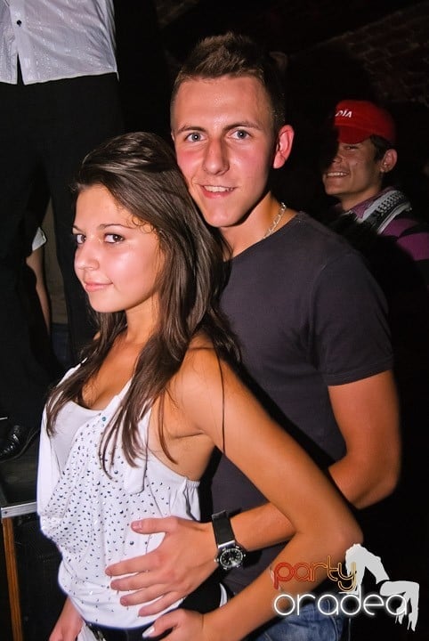 Respiră distracţia în Club Escape, 